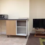 Bradford Apartments * 布雷得佛