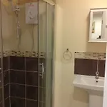 Bradford Apartments 布雷得佛