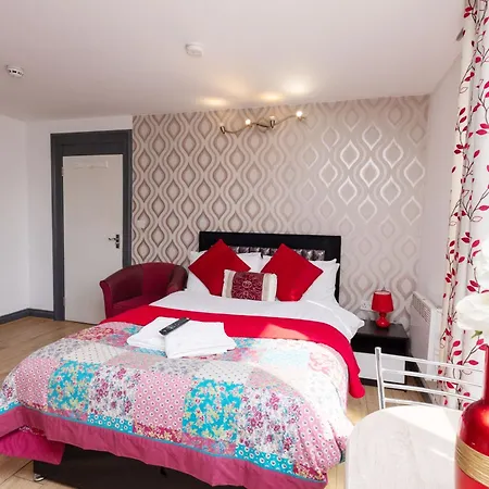 Bradford Apartments 公寓